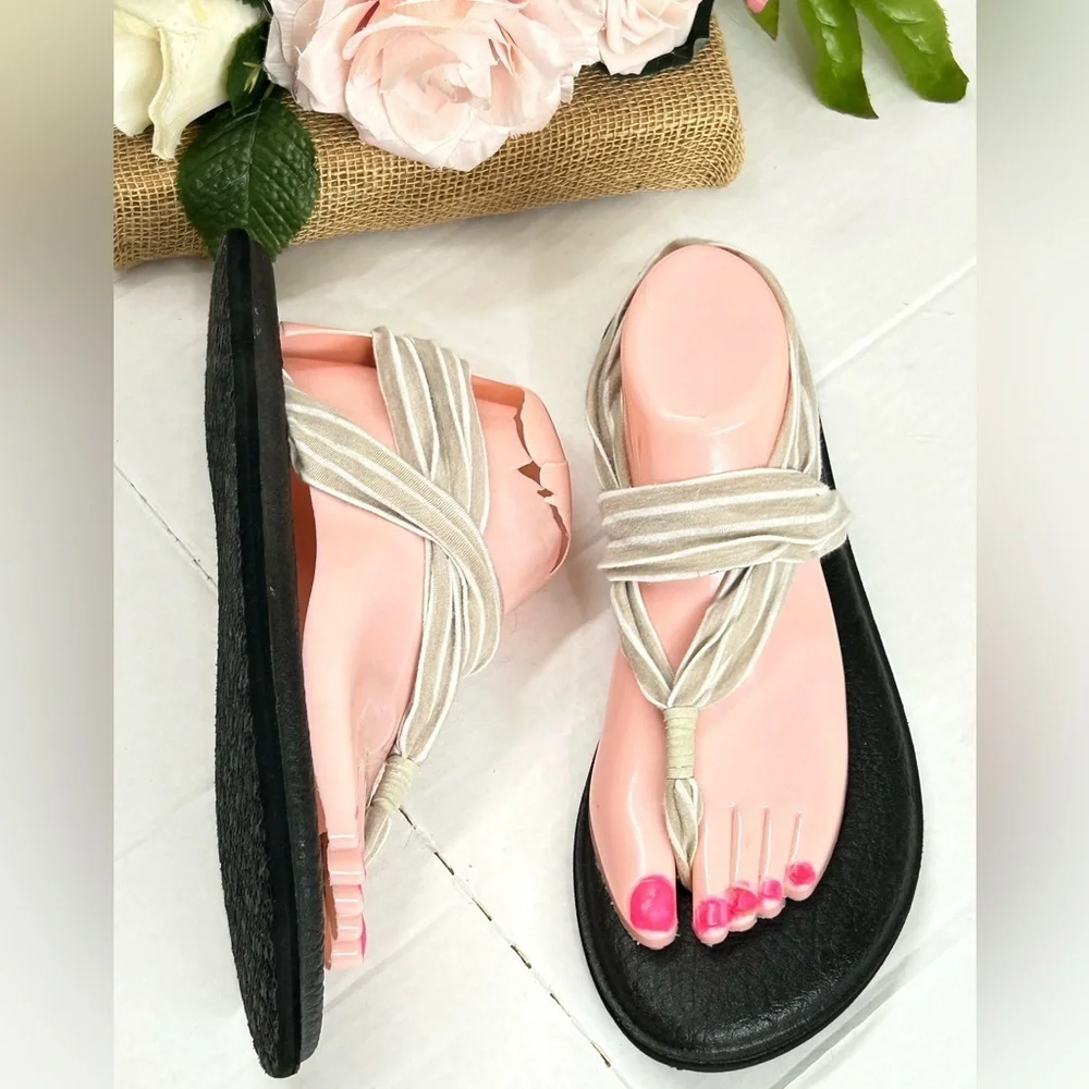 Sanuk Black and Gray Women's Sandals